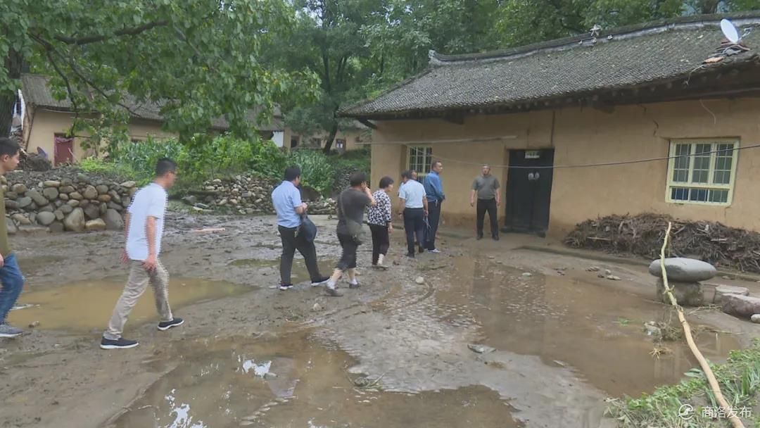 王宇鹏深入洛南县洛源,保安检查雨后灾情及防汛情况