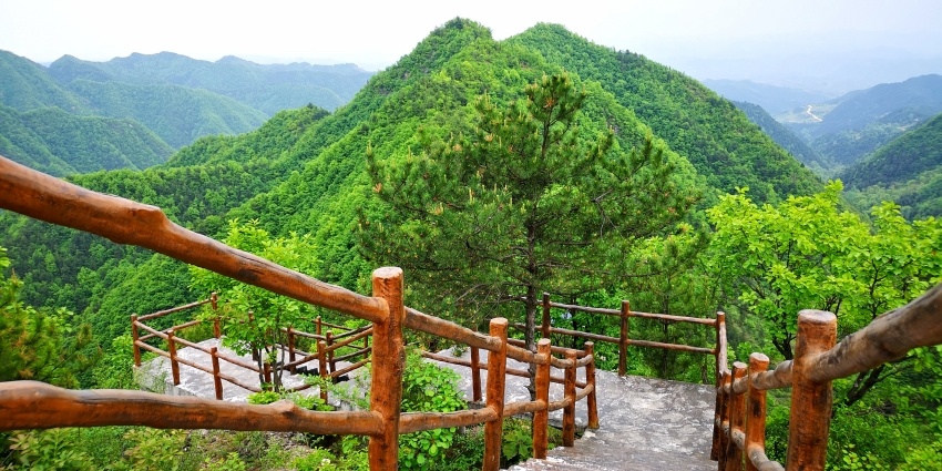 秦岭江山景区:多娇江山美如画