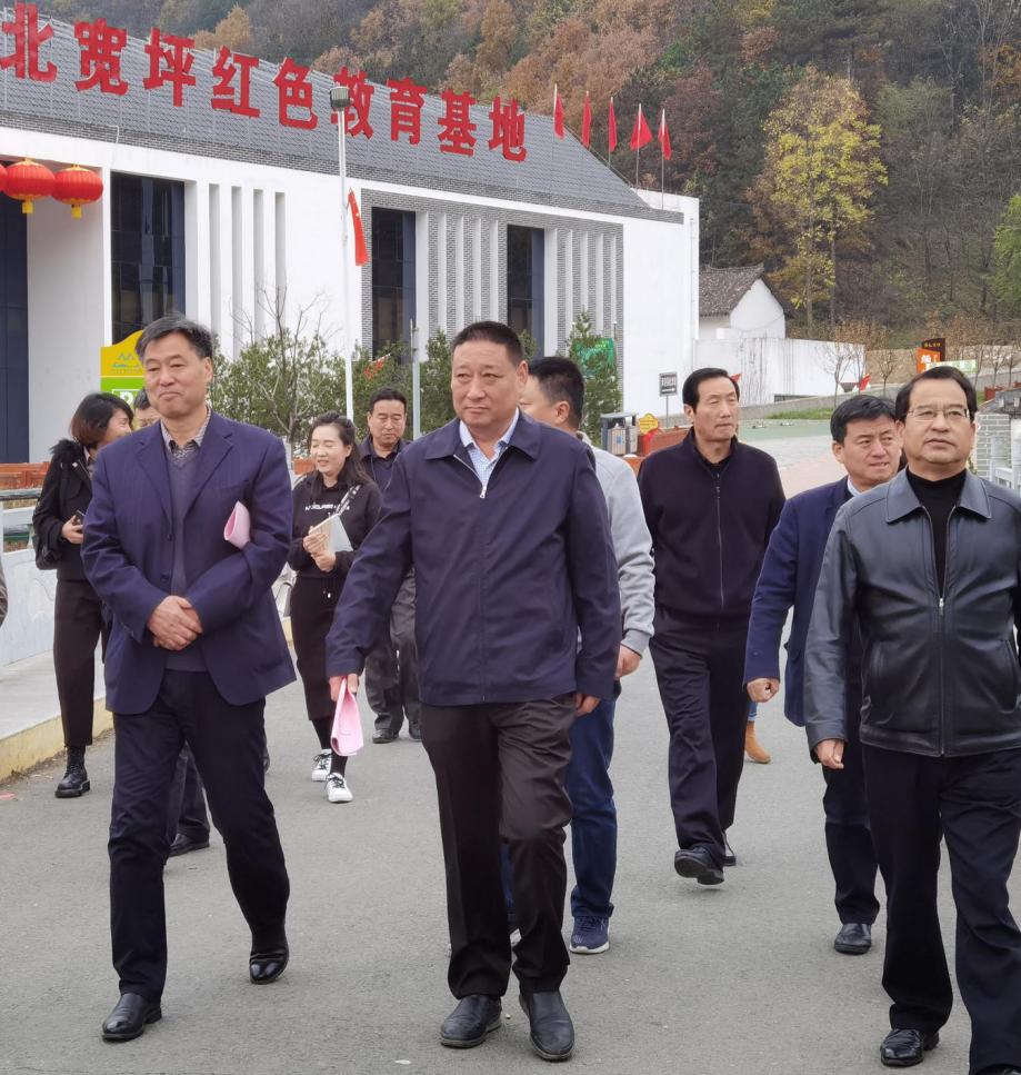 10:57:18 阅读数:85 11月3日至5日,市人大常委会副主任杨长洲带领