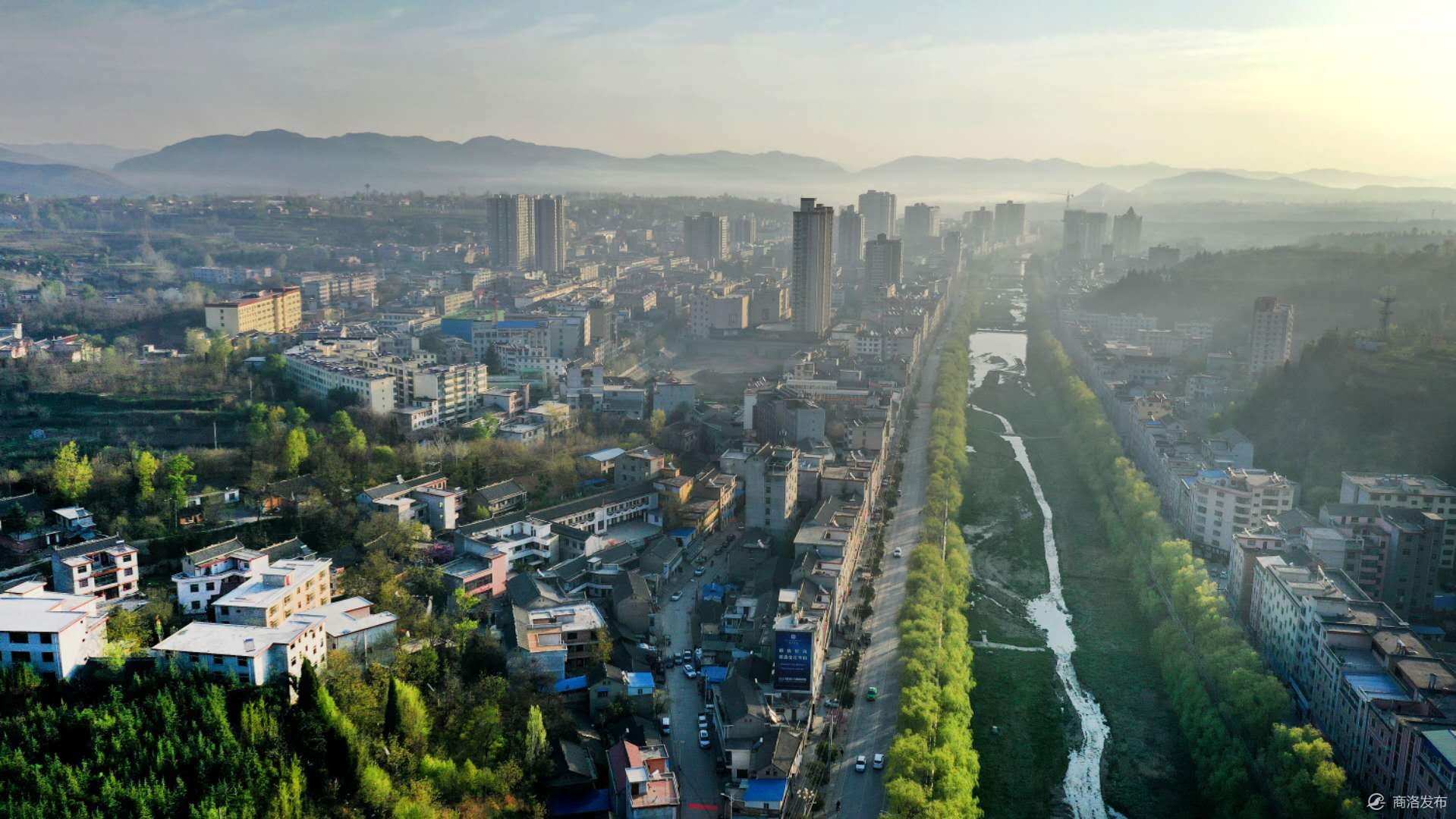 洛南县实施农村人居环境整治工作