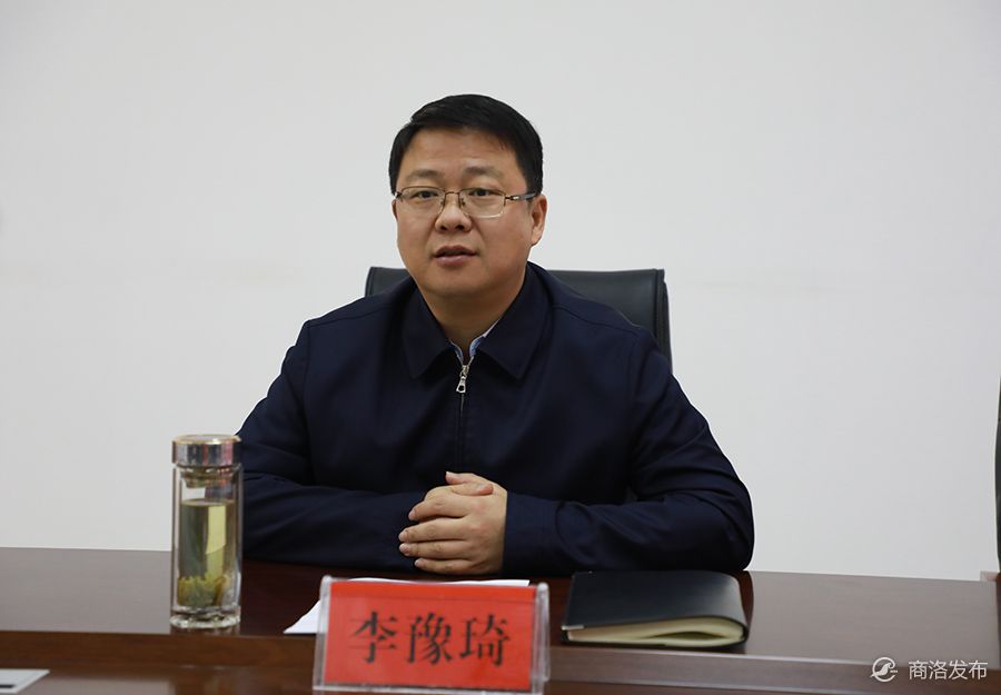 商洛市两名同志赴京参加表彰全国劳动模范和先进工作者大会