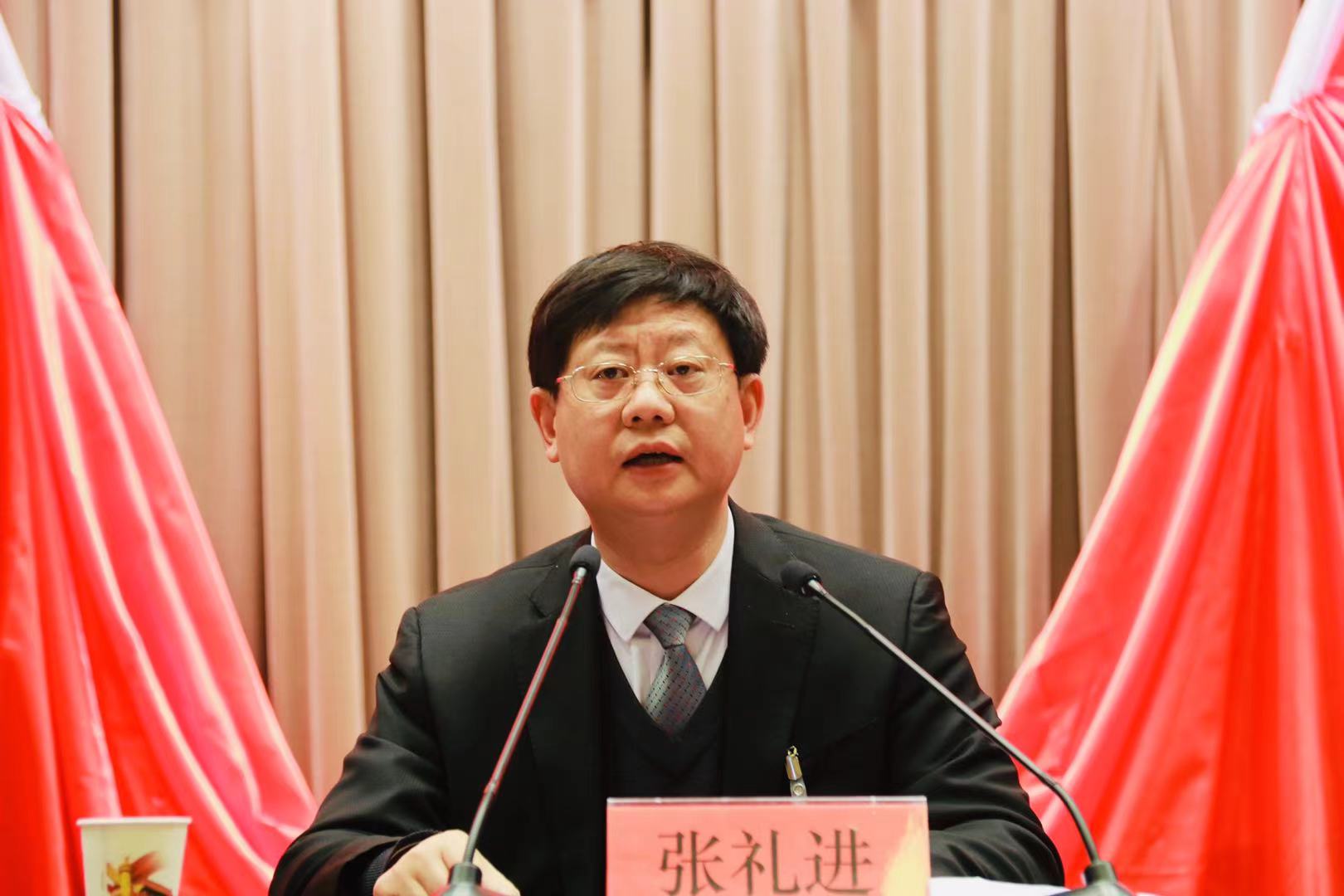 2名县区长和6名市直部门党组书记向市纪委全会述责述廉