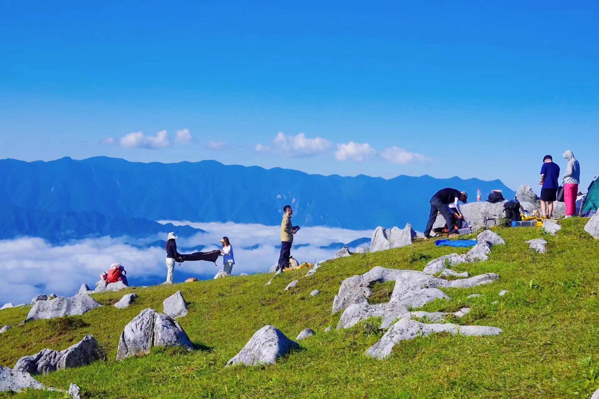镇安县北阳山:一山一世界 一石一景观