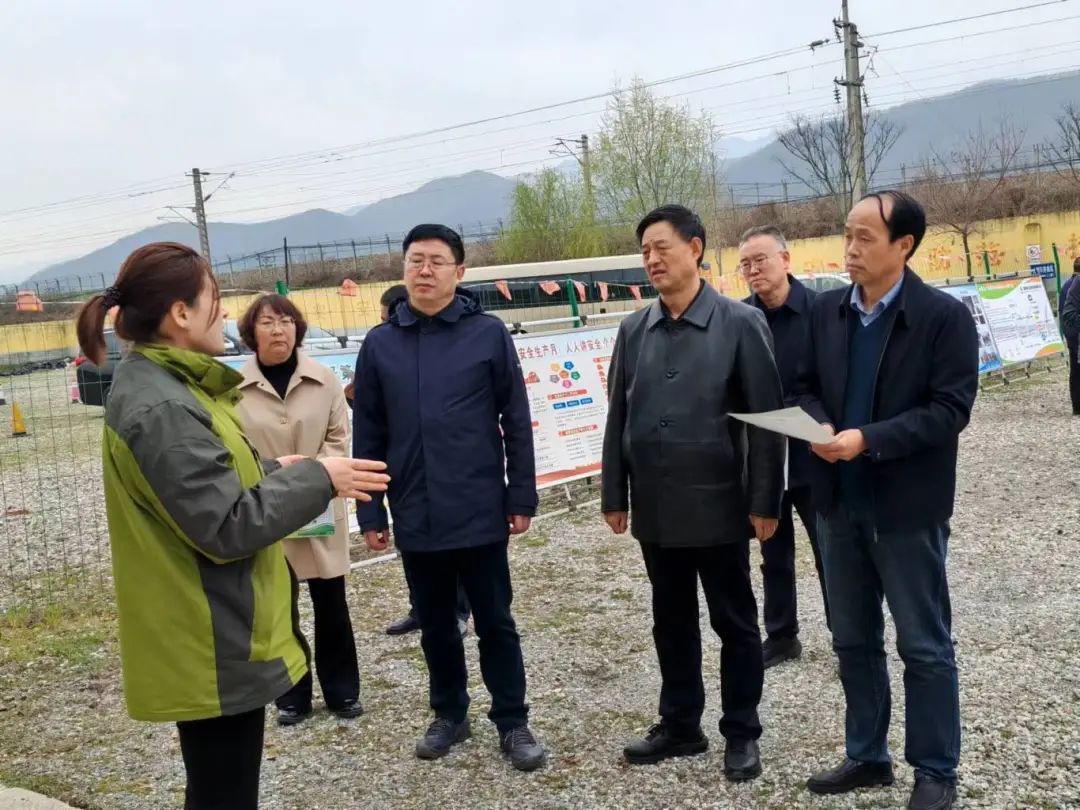 山阳县,实地察看了商州区通江路智慧停车点,商洛市汽车客运站,刘湾