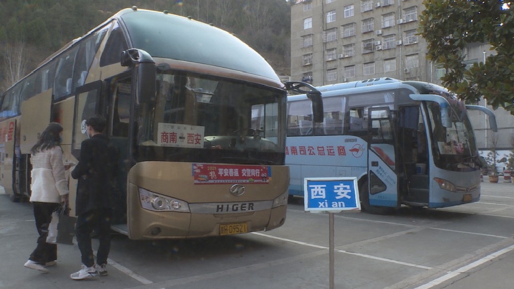 车站:强化站所疫情防控,保障旅客安全出行顾客王女士说,"我觉得商南县