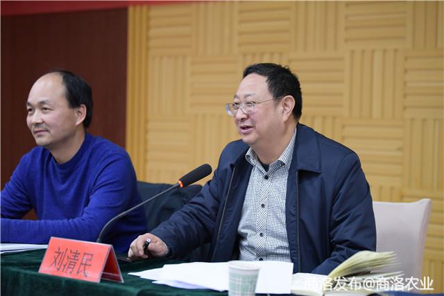 市农业农村局局长刘清民主持会议