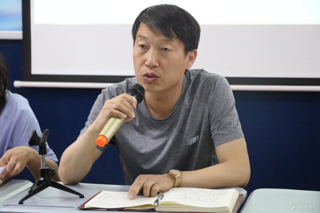 商洛市初级中学举行班主任工作经验交流会