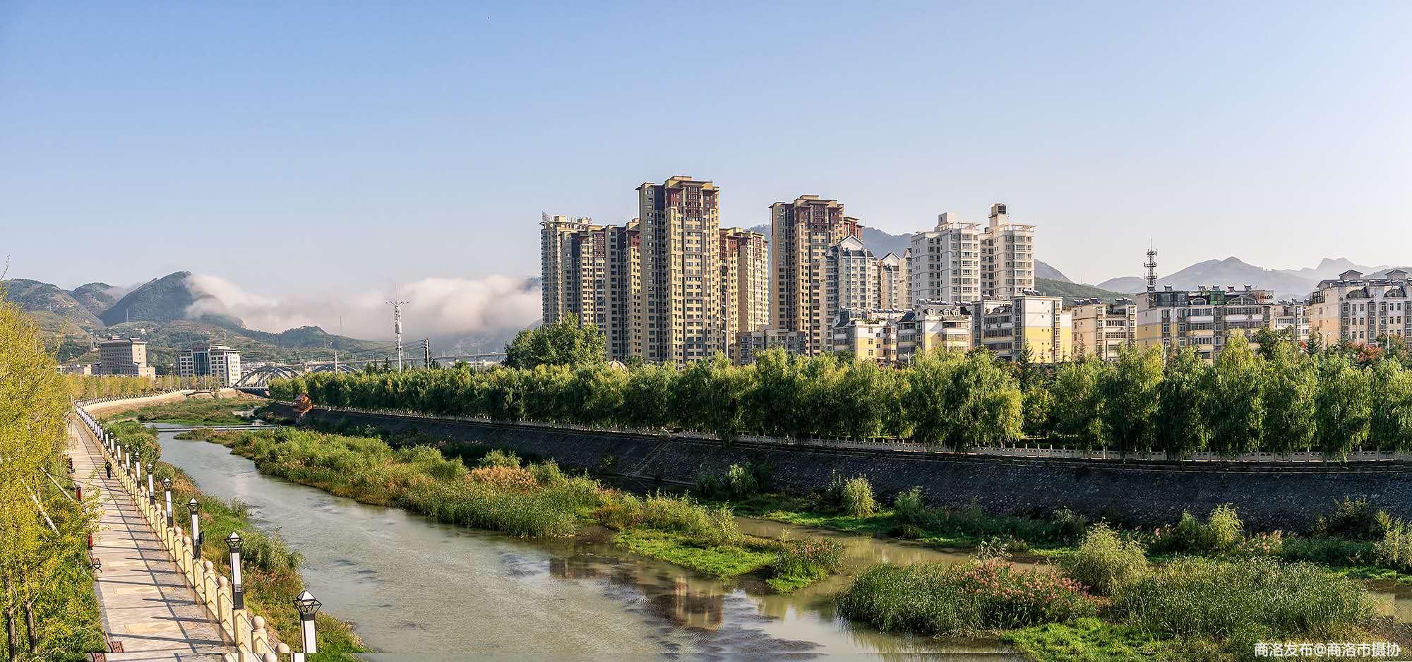 千百年進程的傳說城市風光商洛市體育中心丹江公園一角美麗的城市明珠