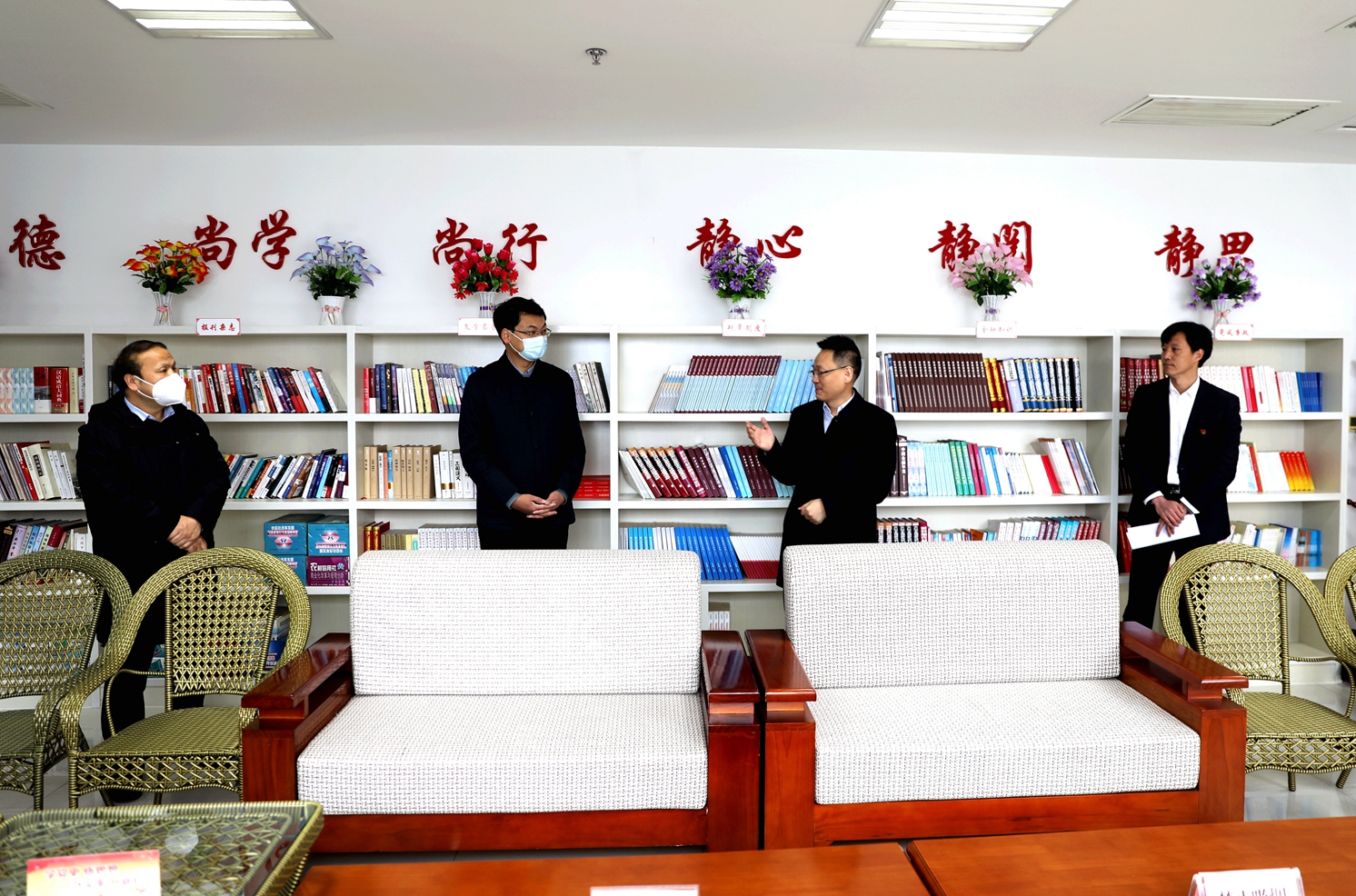 商洛市健康办副主任杨建康来商南农商银行考核工作