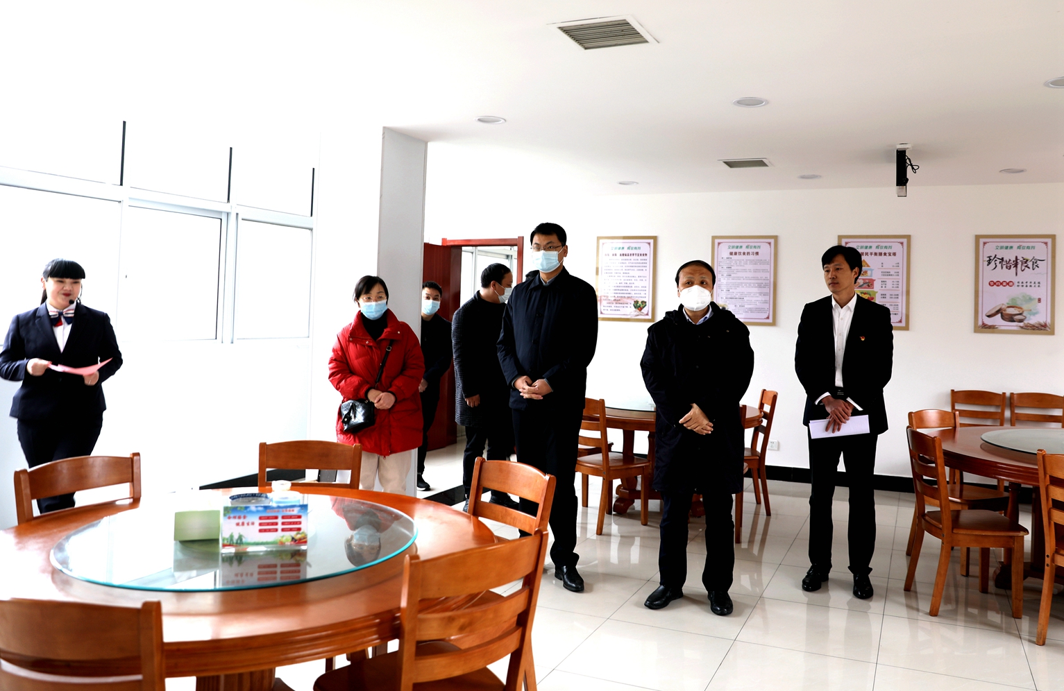 商洛市健康办副主任杨建康来商南农商银行考核工作